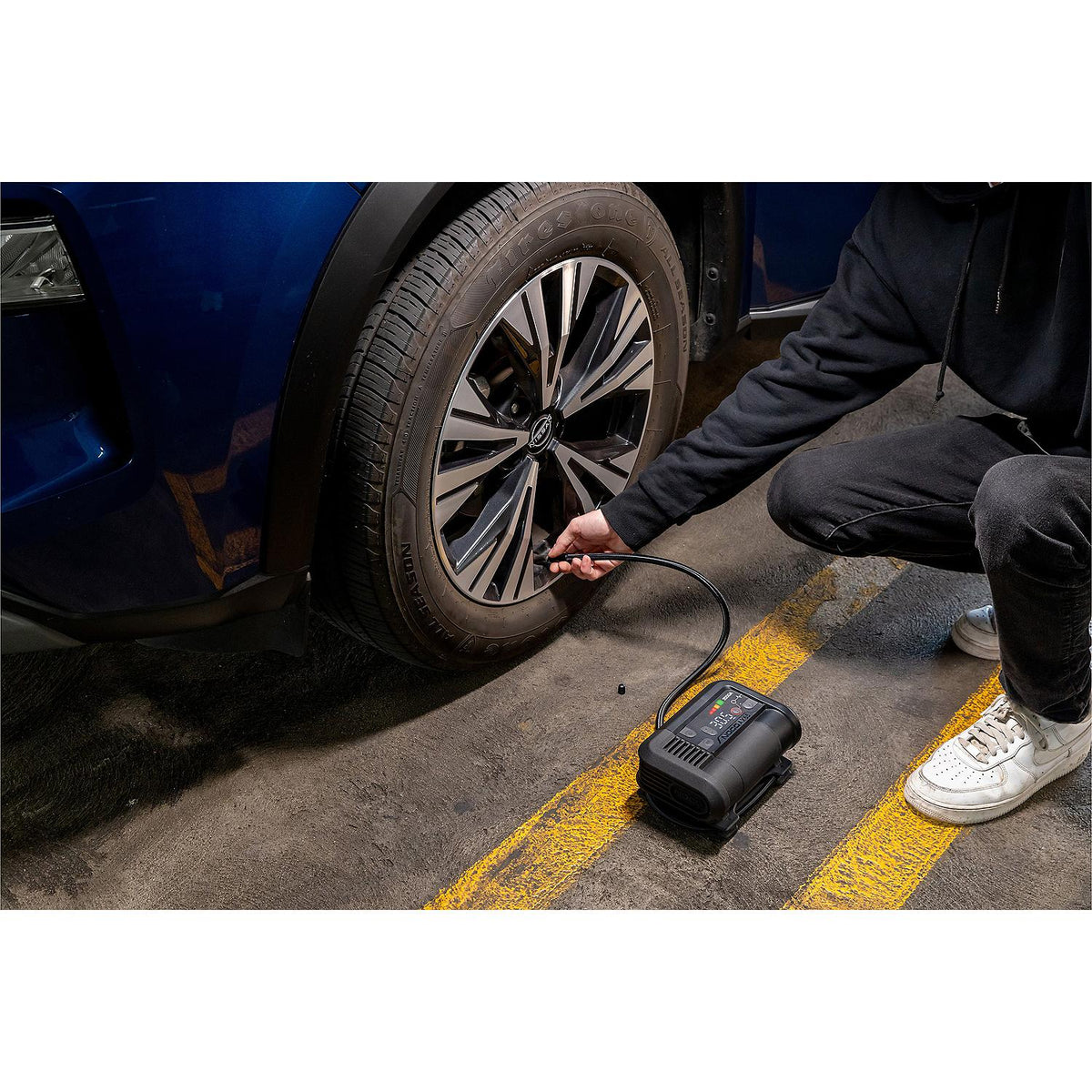 NOCO® AX65 Jump Start+ 22A Inflator, 2000A - image 1