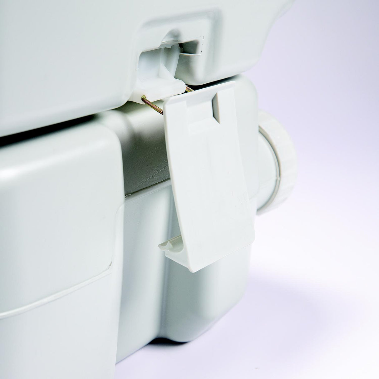 FulTyme RV 6003 Portable Toilet, White, 5.3-Gal. (20 l) - DEF1020S - official FulTyme RV product image 7